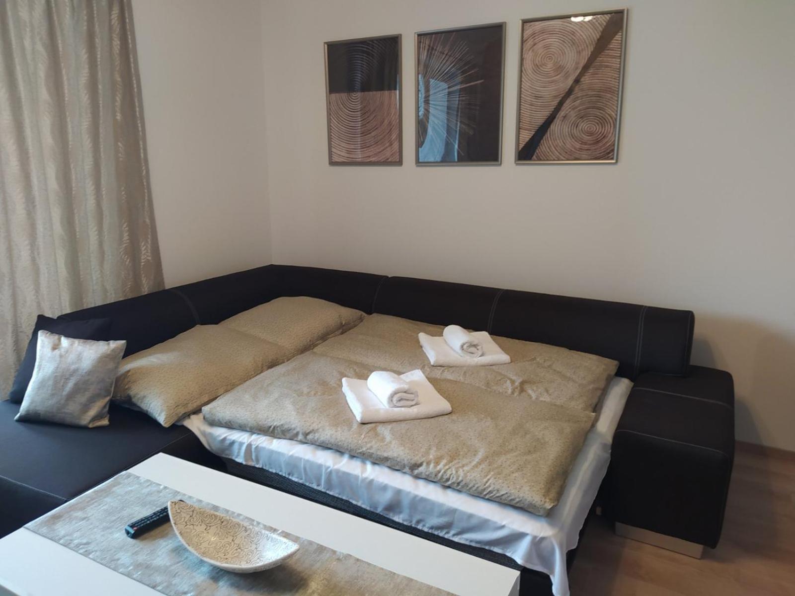 Karina Apartman Apartamento Dunajská Streda Exterior foto