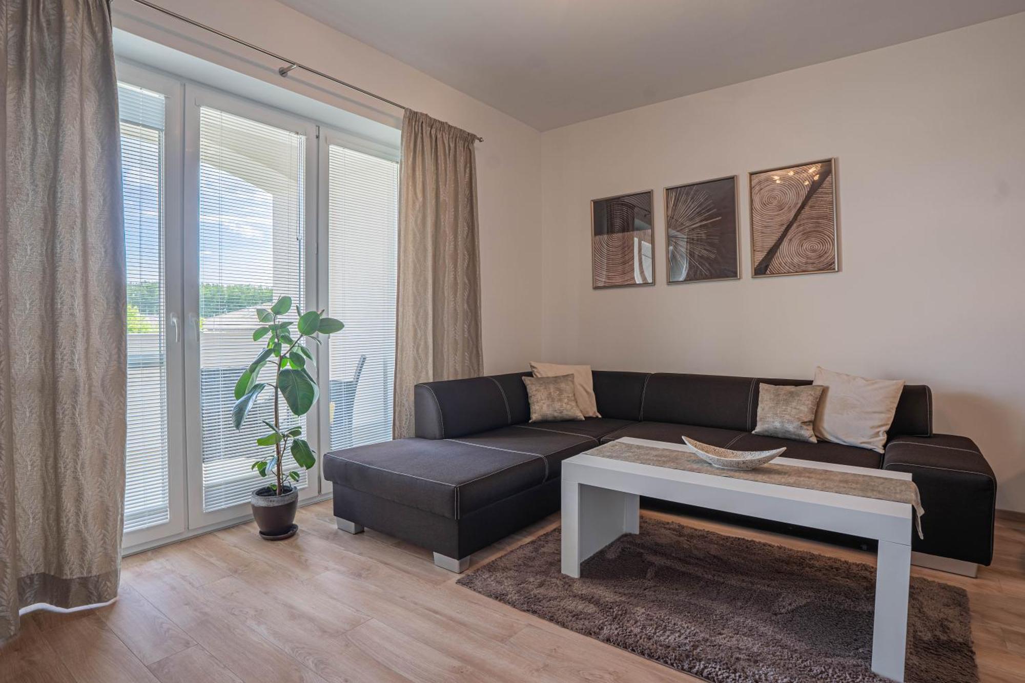 Karina Apartman Apartamento Dunajská Streda Exterior foto