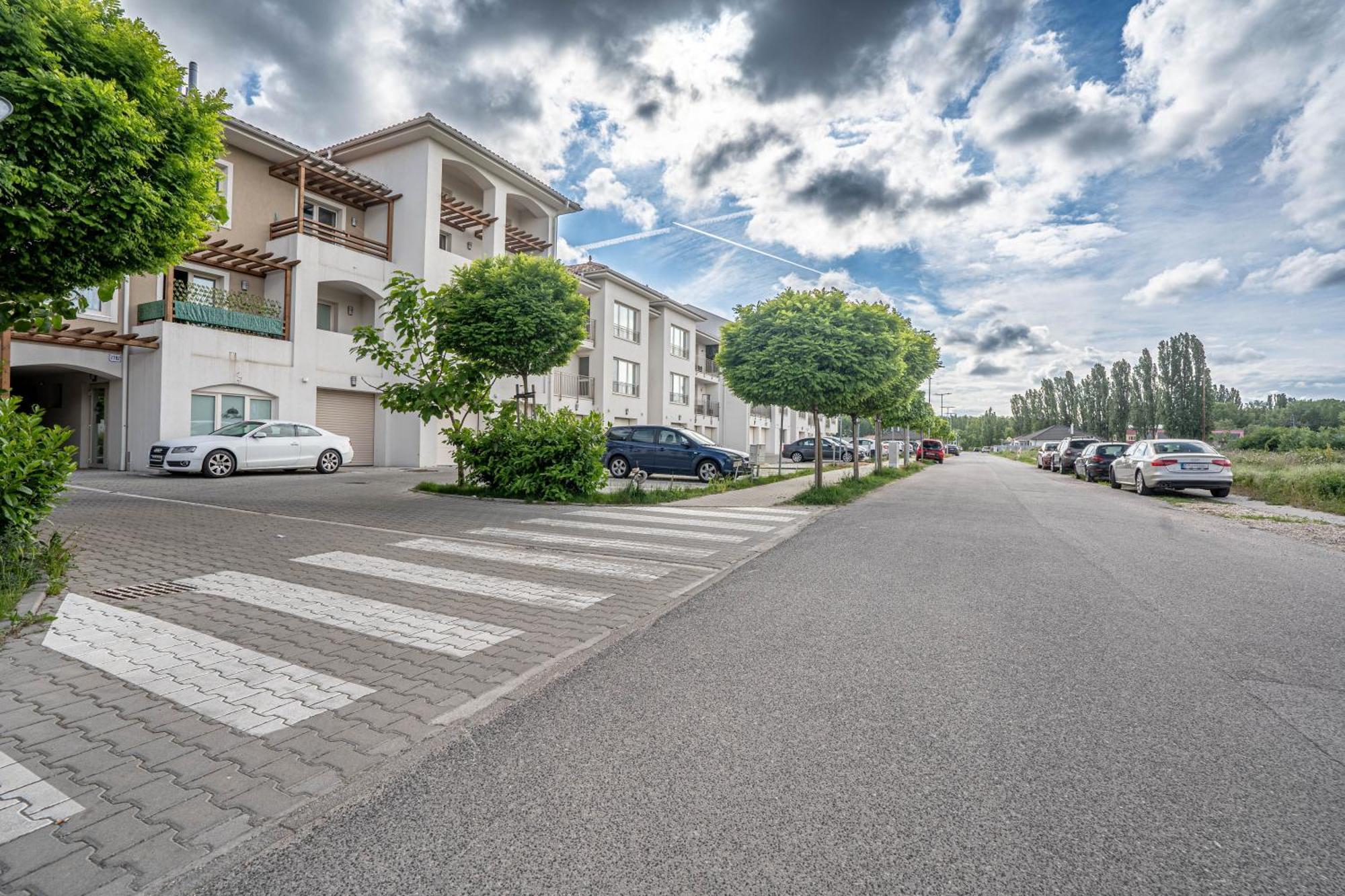 Karina Apartman Apartamento Dunajská Streda Exterior foto
