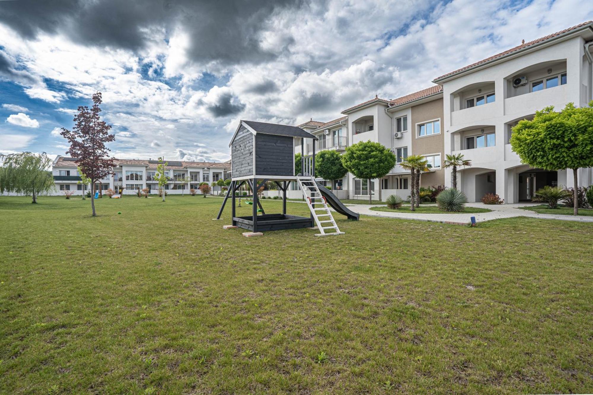 Karina Apartman Apartamento Dunajská Streda Exterior foto